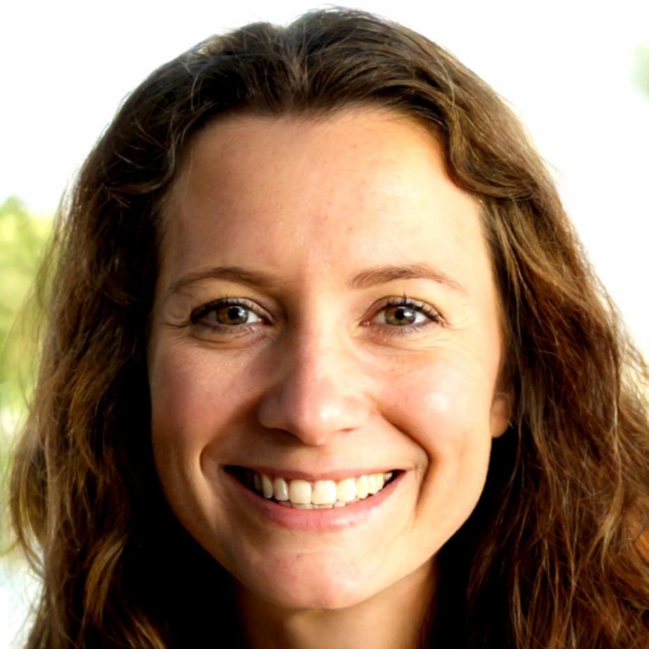 Portrait de Camille Dubois, Directrice Conseil Financier